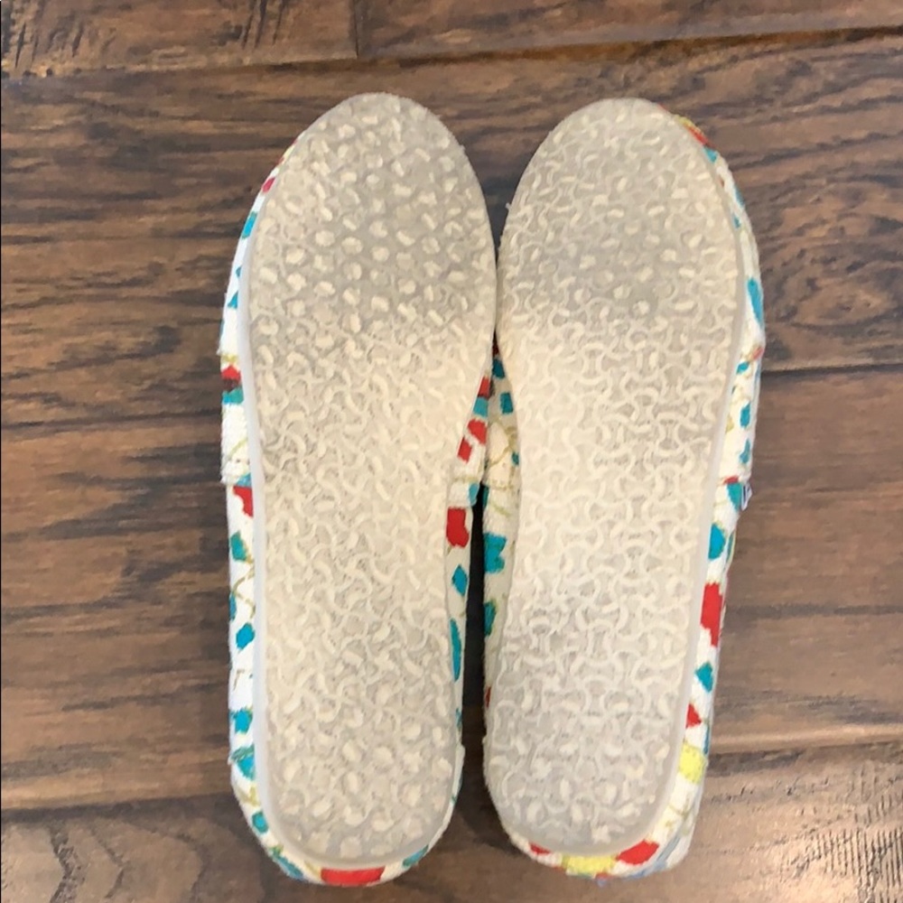 Toms - Picture 3 of 3